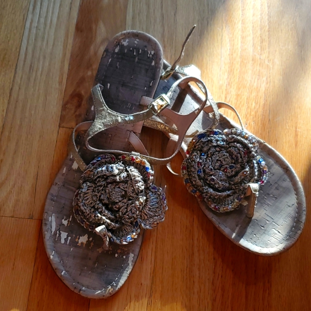 REPORT gold flat thong sandals with beaded flower size 10.5